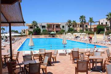 Poolside bar