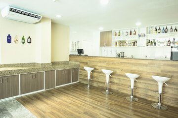 Poolside bar