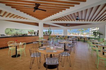 Poolside bar