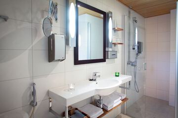 Bathroom shower