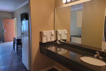 Bathroom sink