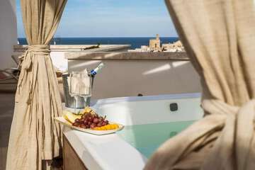 Jetted tub