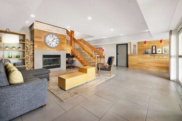 Hotel Interior 7 of 23