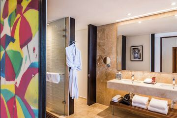 Bathroom shower
