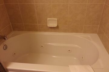 Jetted tub