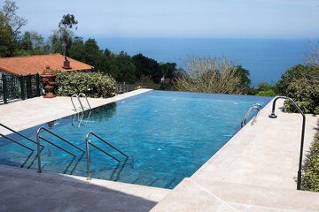 Infinity pool