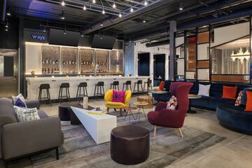 Lobby lounge