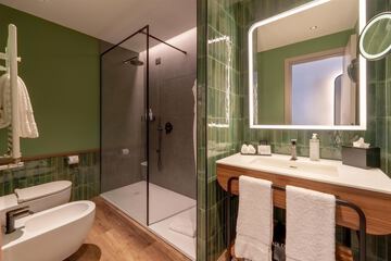 Bathroom shower
