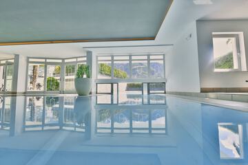 Exercise/lap pool