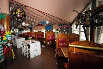 Sports bar