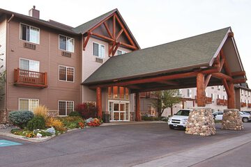 Best Western Plus Riverfront Hotel & Suites