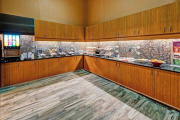 Breakfast/Coffee Service 30 of 33