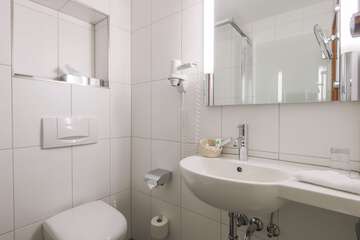 Bathroom amenities