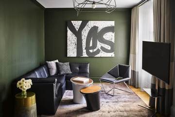 Room 25 of 43