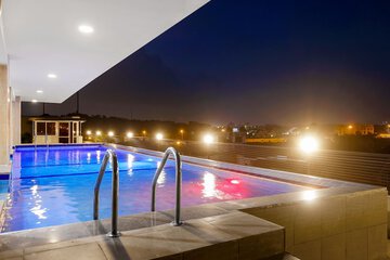 Rooftop pool