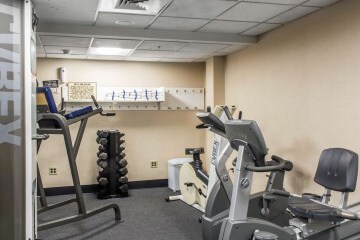 Clarion Hotel & Conference Center 20