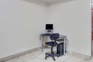 Business Center 12 of 16