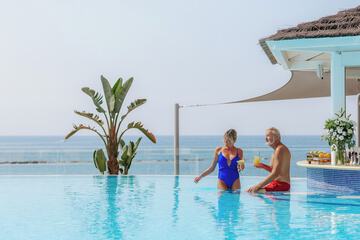 Poolside bar