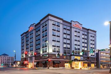 Hilton Garden Inn Omaha Downtown / Old Market Area