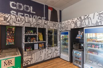 Snack bar