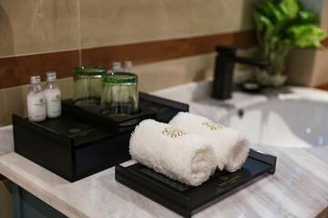 Bathroom amenities