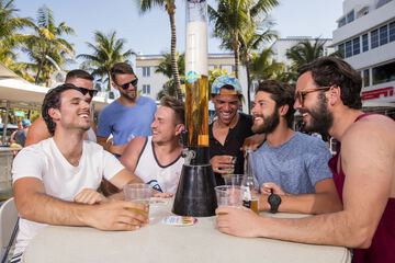 Poolside bar