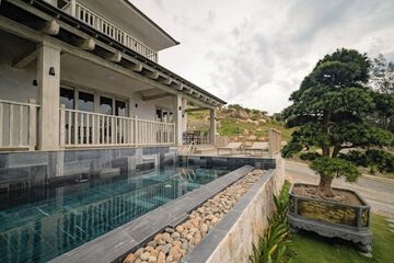 Private pool
