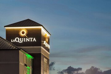 La Quinta Inn & Suites by Wyndham San Antonio N Stone Oak