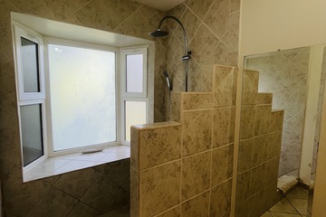 Bathroom shower
