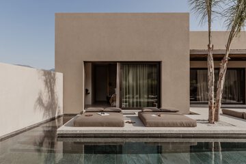 Private pool
