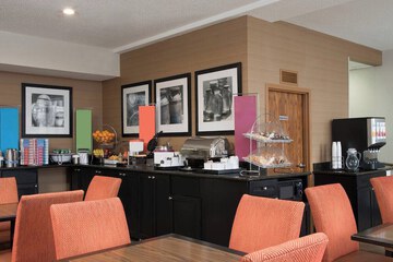 Breakfast/Coffee Service 23 of 25