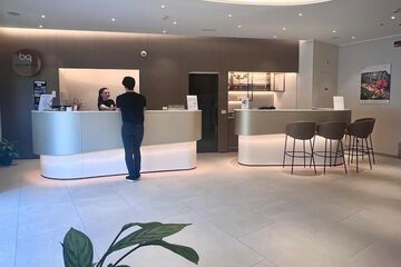 Check-in/check-out kiosk