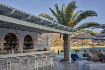 Poolside bar