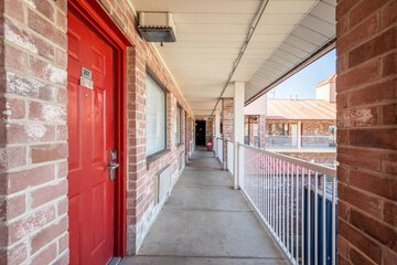 Ballroom/Hall 44 of 50