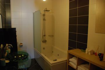Jetted tub