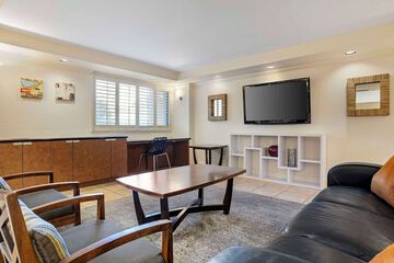 Hotel Interior 10 of 40