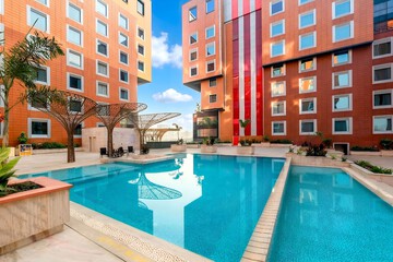 Indoor/outdoor pool