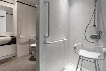 Bathroom shower
