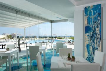 Poolside bar