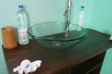 Bathroom sink