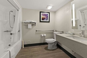 Room 27 of 37