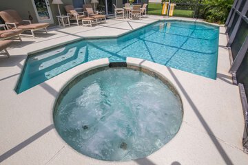 Private spa tub