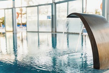 Indoor/outdoor pool