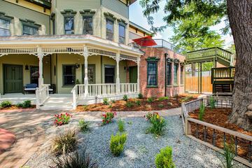 Hotel Exterior 107 of 112