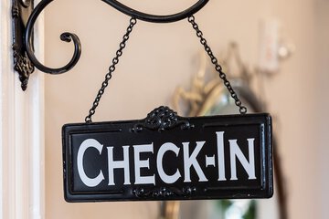 Check-in/check-out kiosk