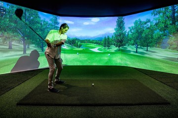 Indoor golf driving range
