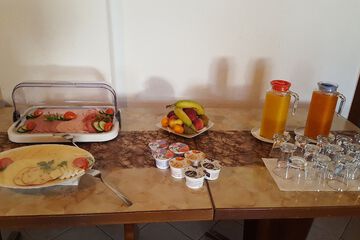 Breakfast buffet