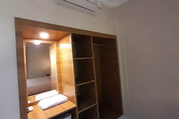 Mini-refrigerator