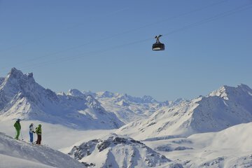 Snow and ski sports