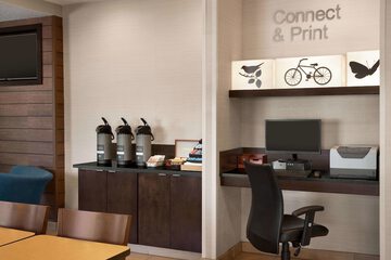 Business Center 20 of 26